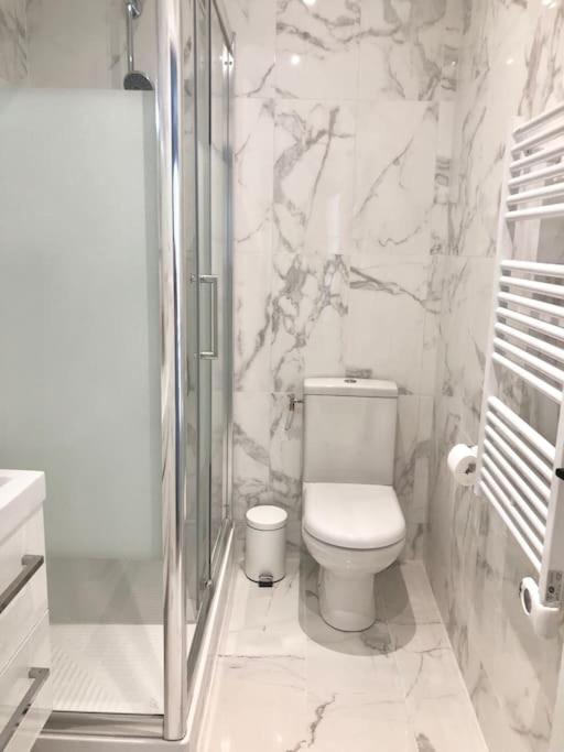 פריז Central Apartment In The Heart Of The Marais With Air Conditioning מראה חיצוני תמונה